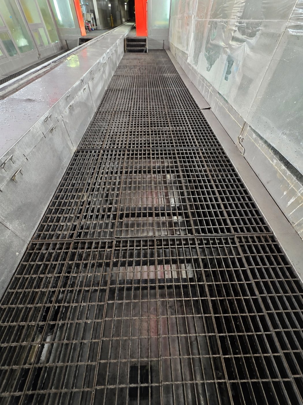 Paint booth walkway and floor grating