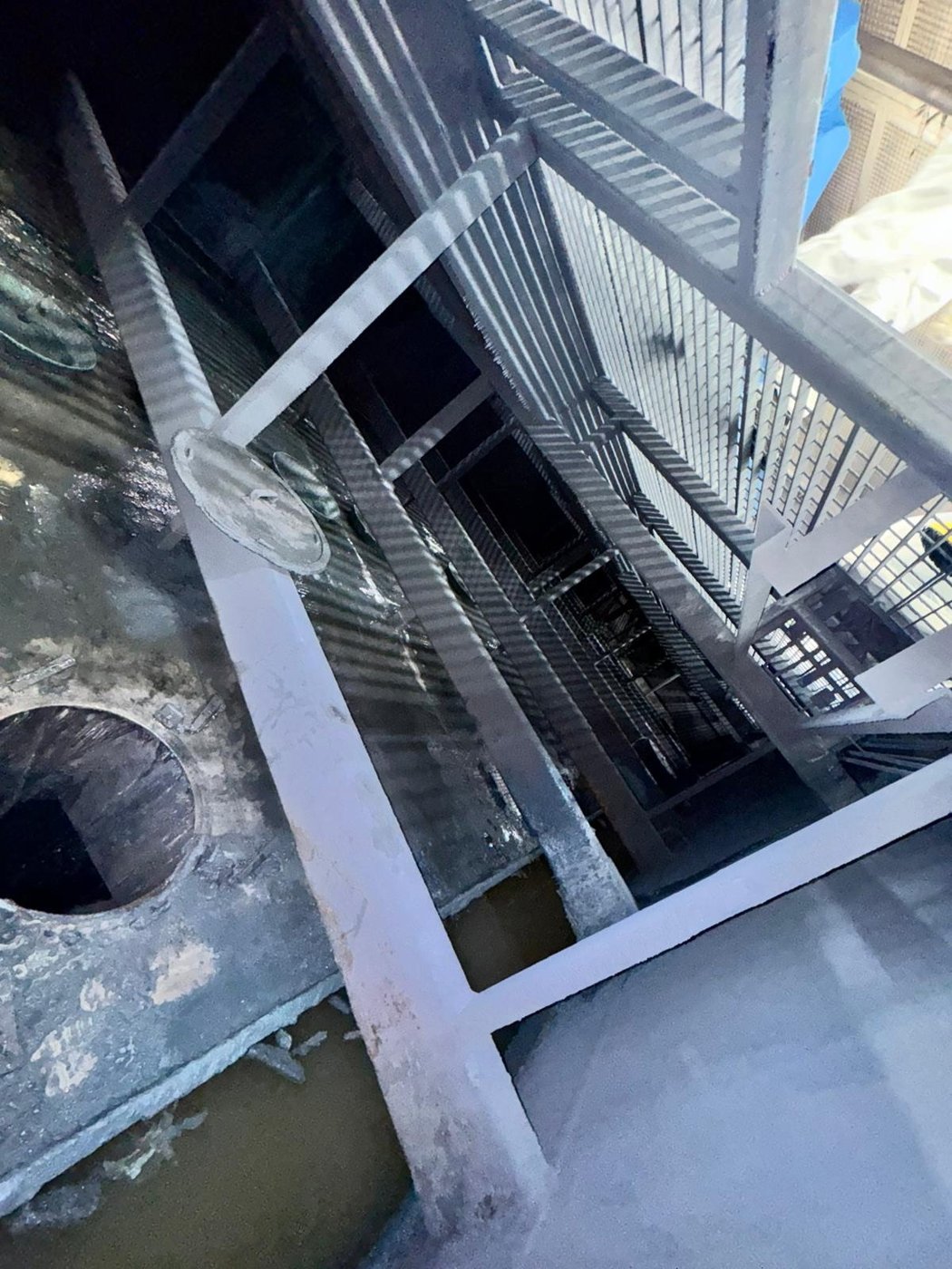 Process structure and access areas
